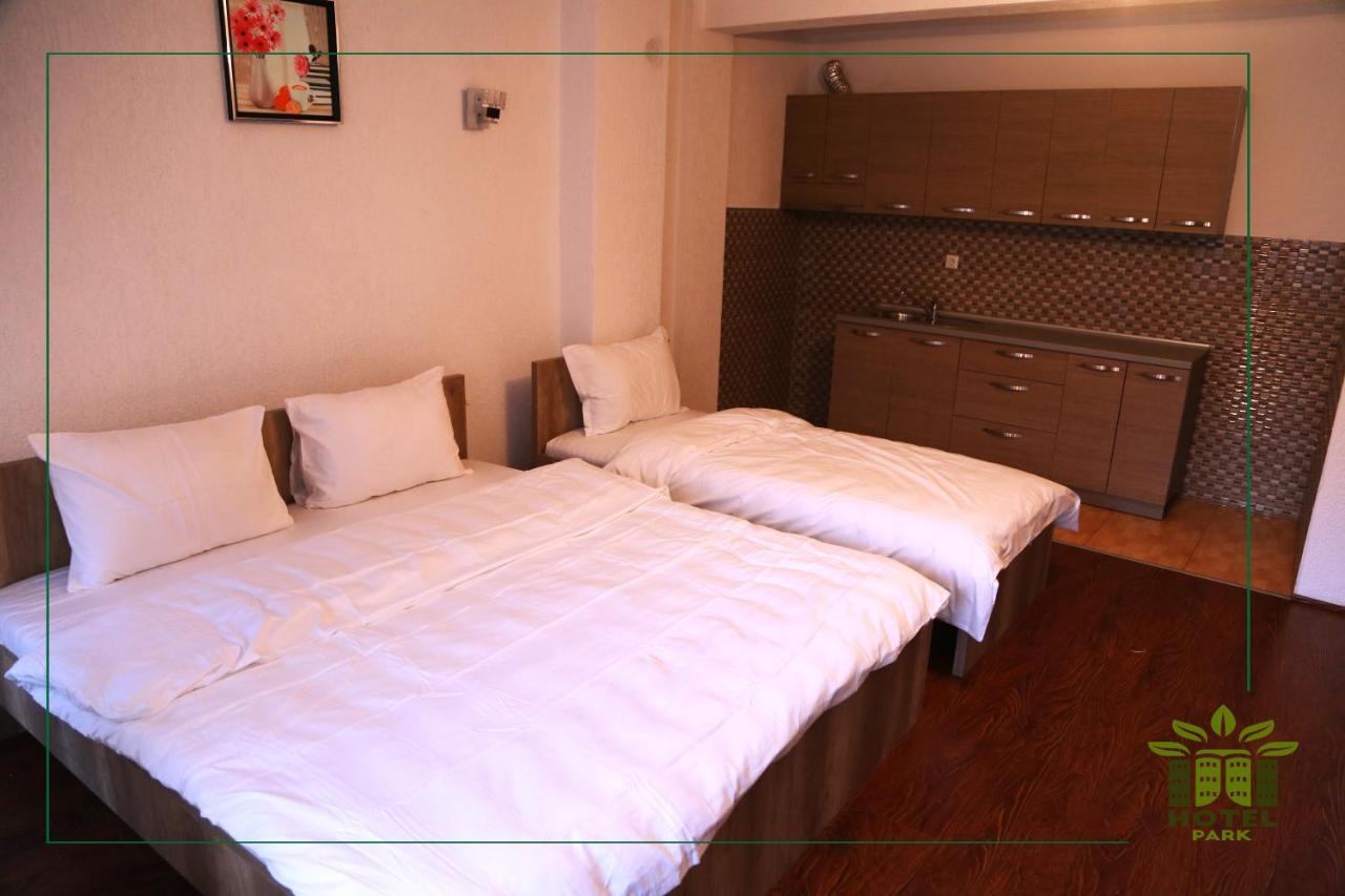 Hotel Park Pristina Exterior photo