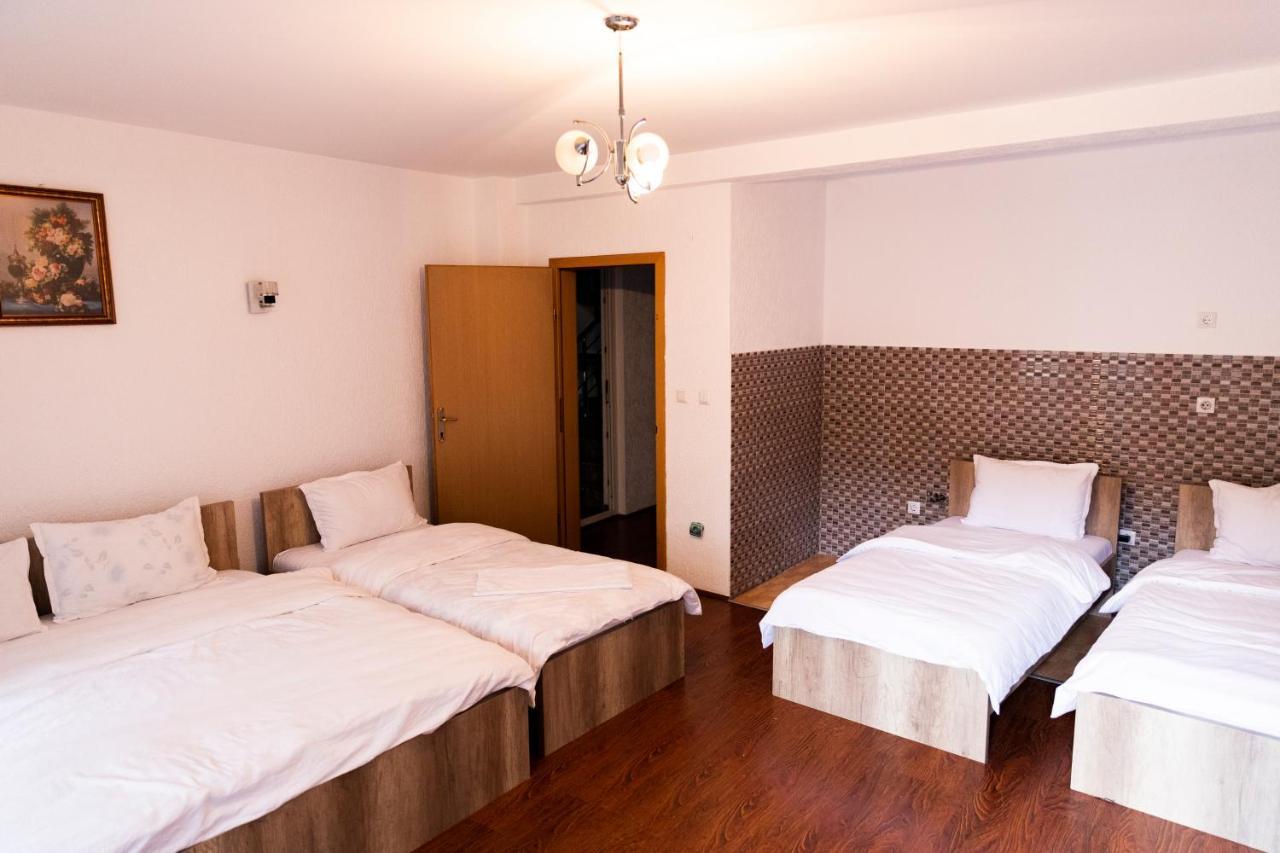 Hotel Park Pristina Exterior photo
